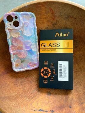iPhone 13 Floral Cottagecore cover with Screen Protectors